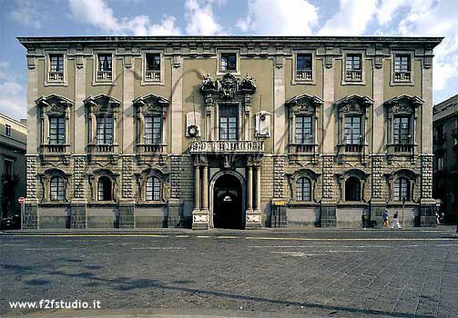 Palazzo-Elefanti-Catania_1.jpg