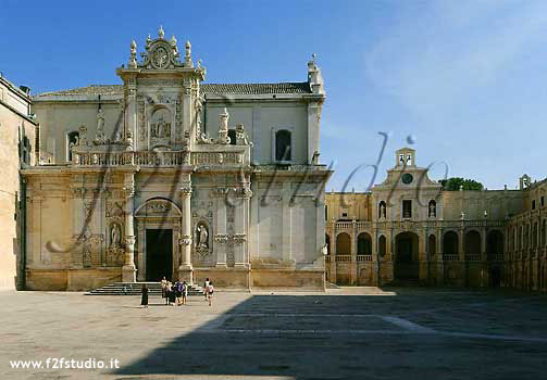 Piazza-Duomo-Lecce_1.jpg