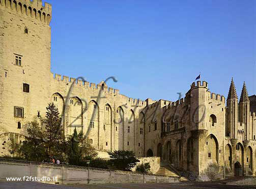 Palazzo-dei-Papi-Avignone_1.jpg