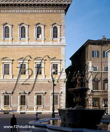 Palazzo_Farnese_2.jpg