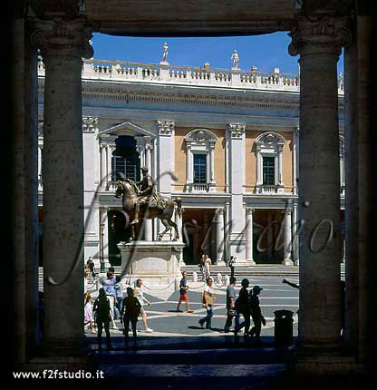 Piazza_Campidoglio_1.jpg