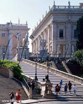 Piazza_Campidoglio_4.jpg