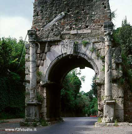 Porta-San-Sebastiano.jpg